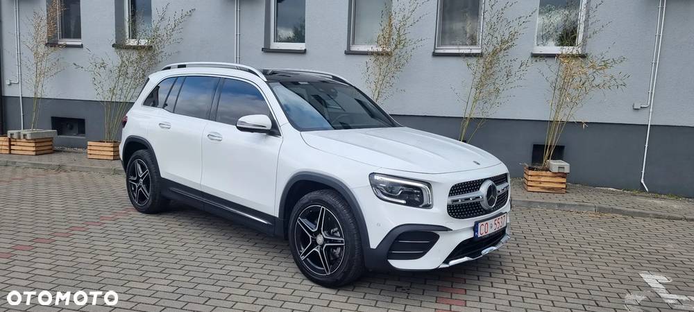 Mercedes-Benz GLB 250 4-Matic AMG Line 8G-DCT - 2