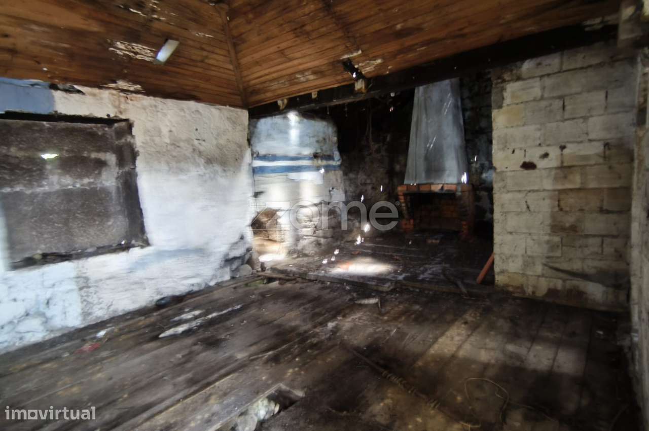 Casa Para Recuperacao Em Valdreu Vila Verde