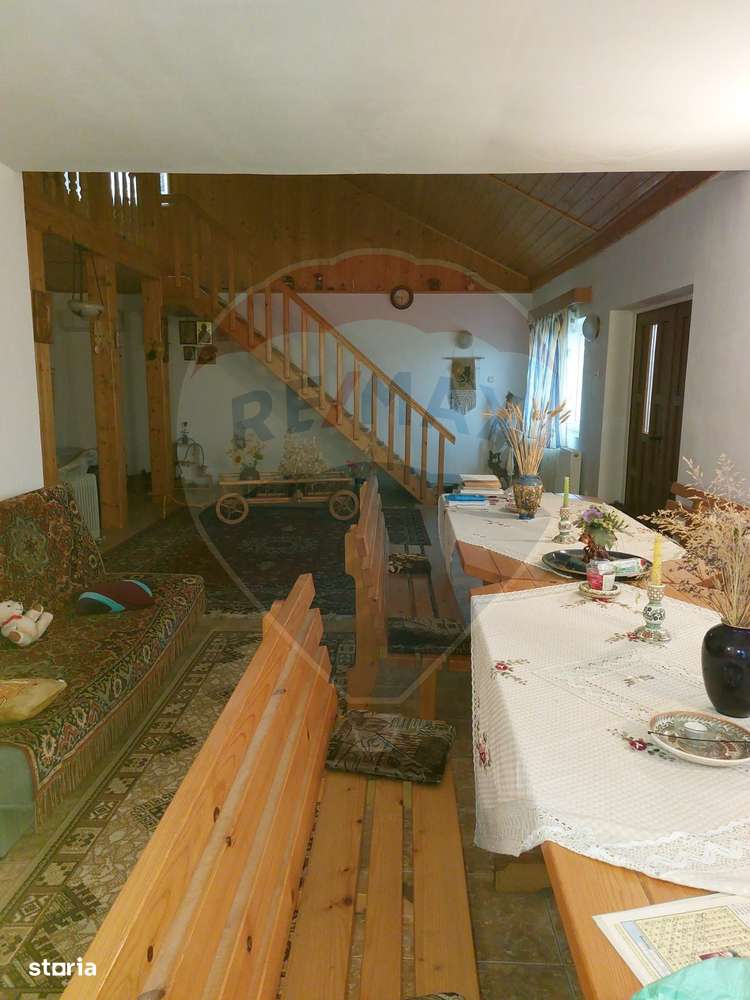 Casă / Vilă cu 4 camere de vânzare - Imagine principală: 4/5