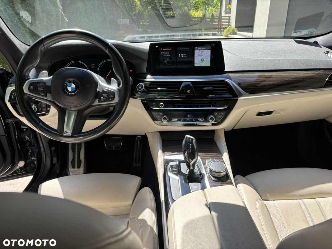 BMW Seria 5 530i xDrive M Sport sport - 10