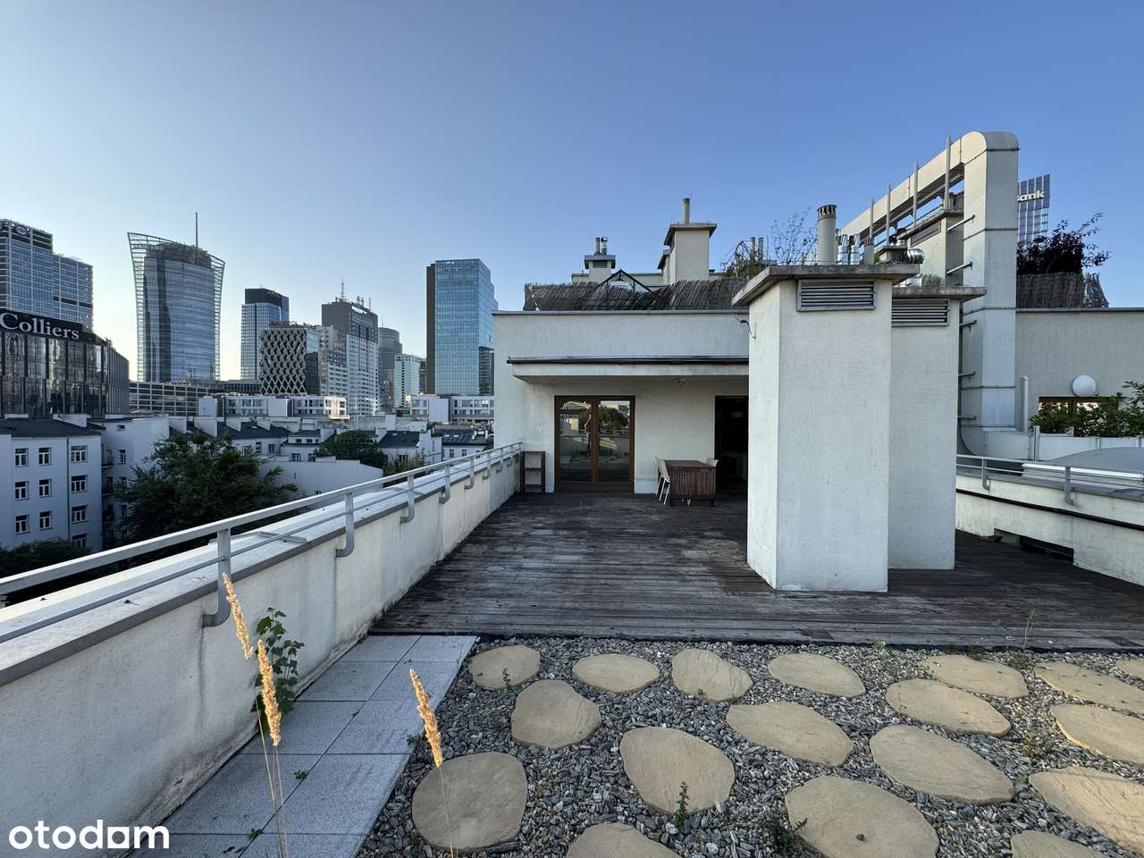 4-pokojowe mieszkanie z wyjątkowym tarasem w Centrum!-11