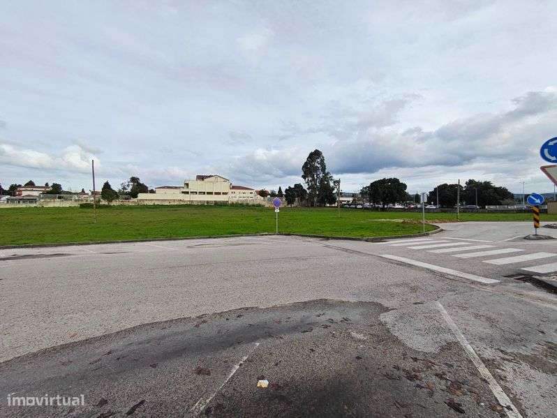 Terreno Urbano Excecional no Coração de Vila Nova de Poiares >15.000m² - Grande imagem: 5/9