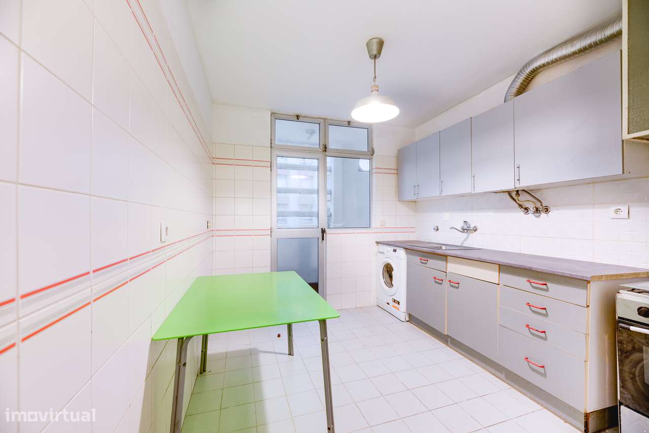 APARTAMENTO T2 | 87M2 BRUTA | ELEVADOR | ARRECADAÇÃO | SETÚBAL - Grande imagem: 2/22