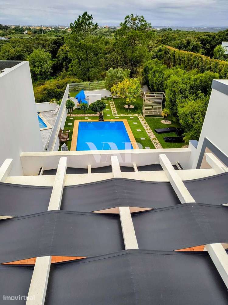 Moradia T3+1 com Piscina Privada e Vista Panorâmica, próxima da Praia - Grande imagem: 5/38