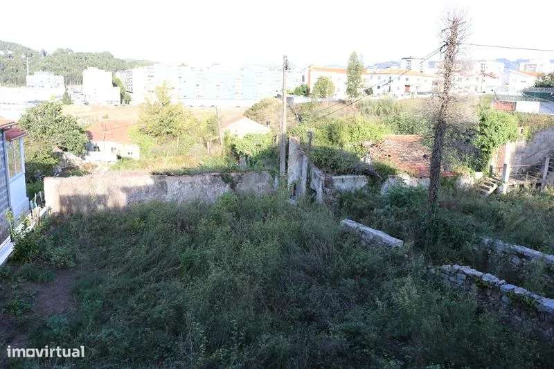Imóvel constituido por 2 frações a 2 minutos do centro da cidade Braga-17