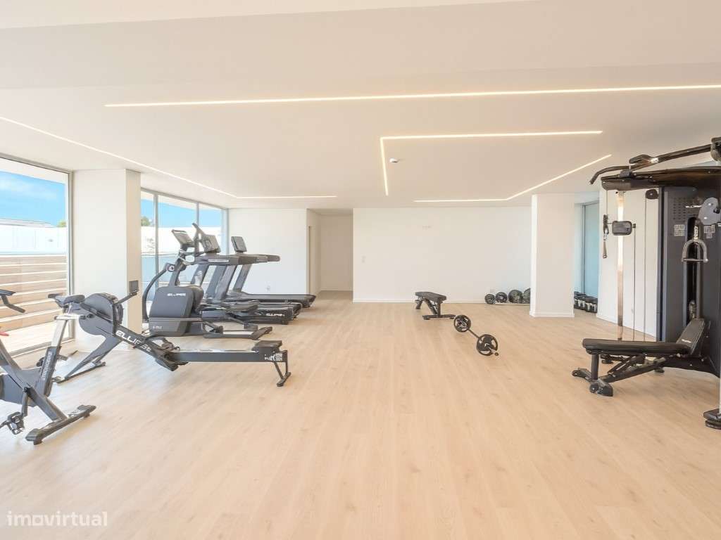 Apartamento T2 | Piscina | Ginásio | 2 Lugares de Garagem em BOX - Grande imagem: 2/16