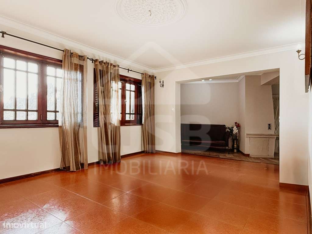 Moradia Isolada T5+3 em Salvaterra de Magos-11