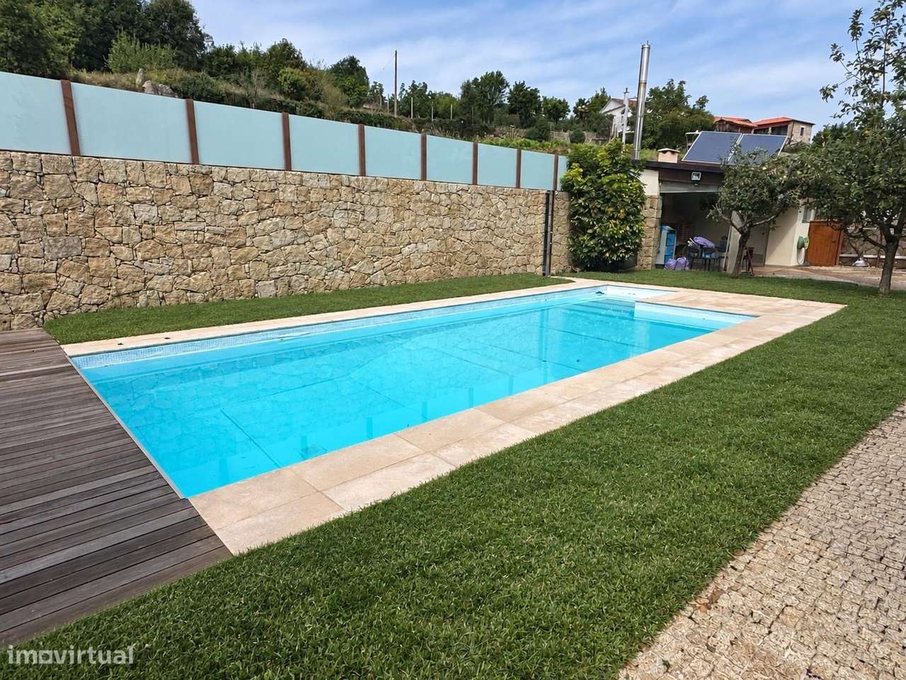 Moradia Individual T3 com piscina em Lomar-0