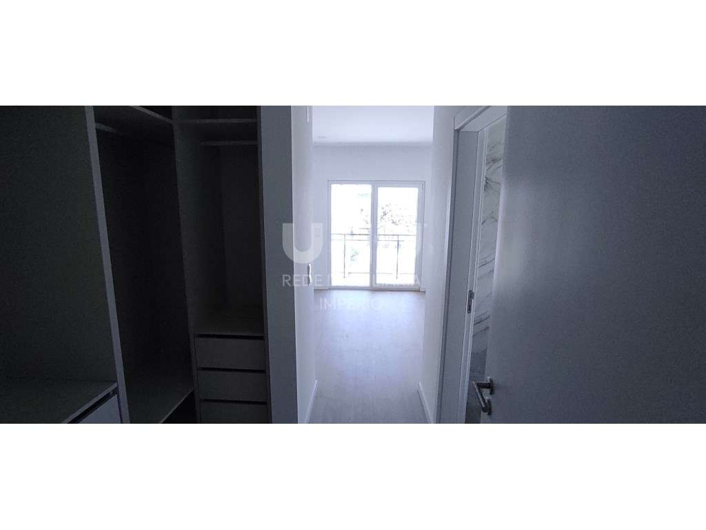 MORADIA PREMIUM TRIPLEX 5 ASSOALHADAS em Fernão Ferro 3 WC-11