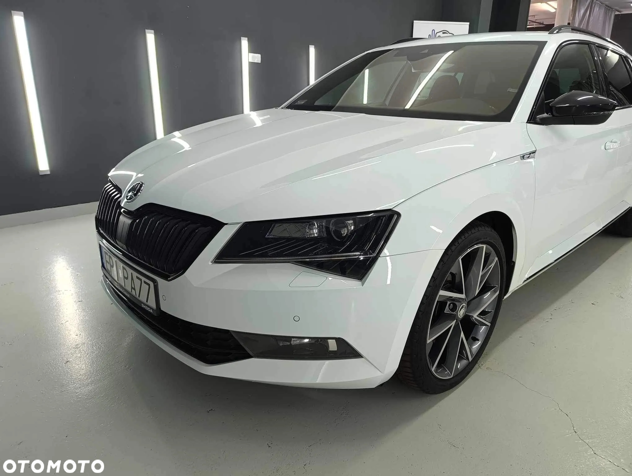 Skoda Superb 2.0 TSI Sportline DSG - 4