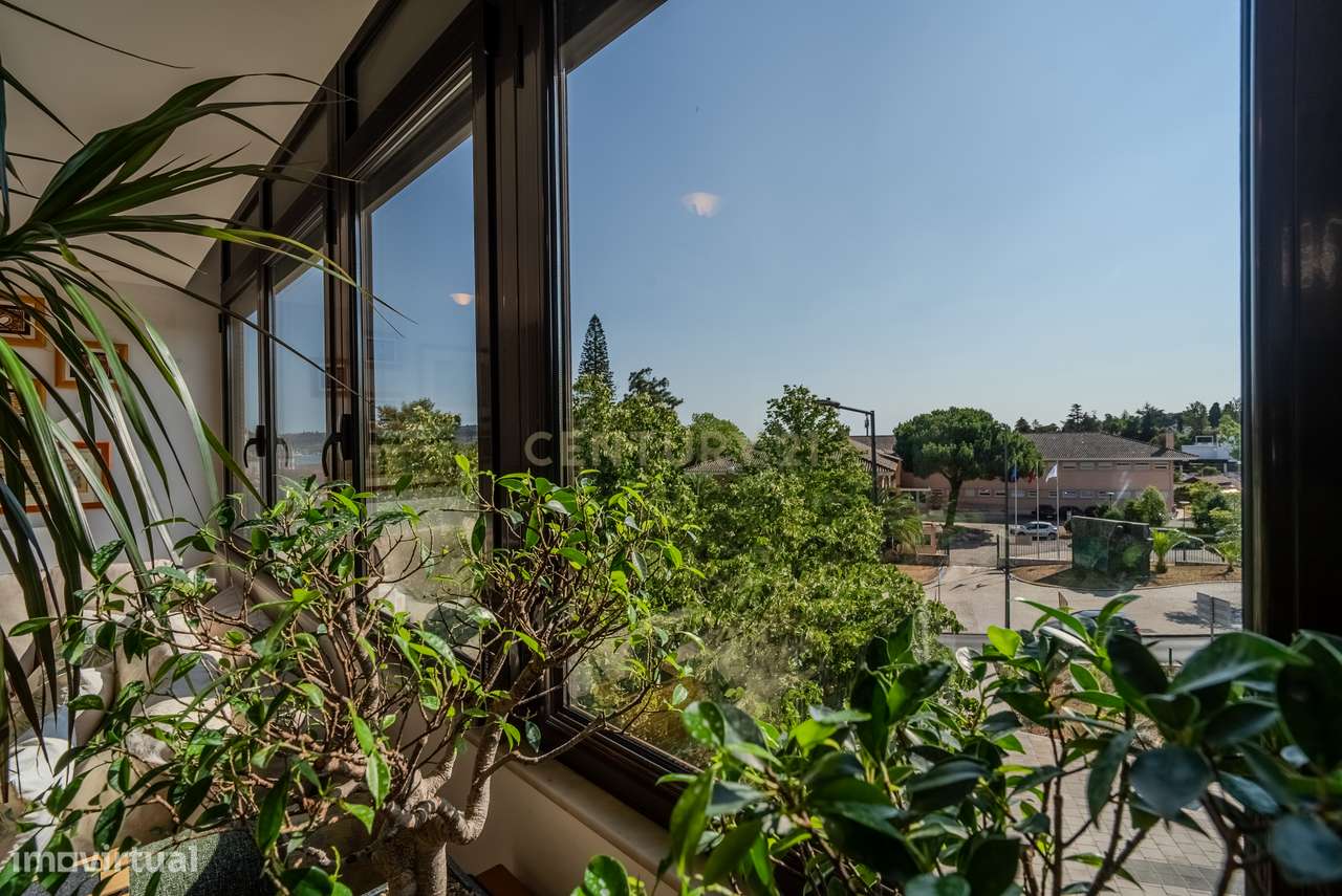 Apartamento T2 Renovado na Prestigiada Rua dos Jerónimos – Coração de - Grande imagem: 2/42