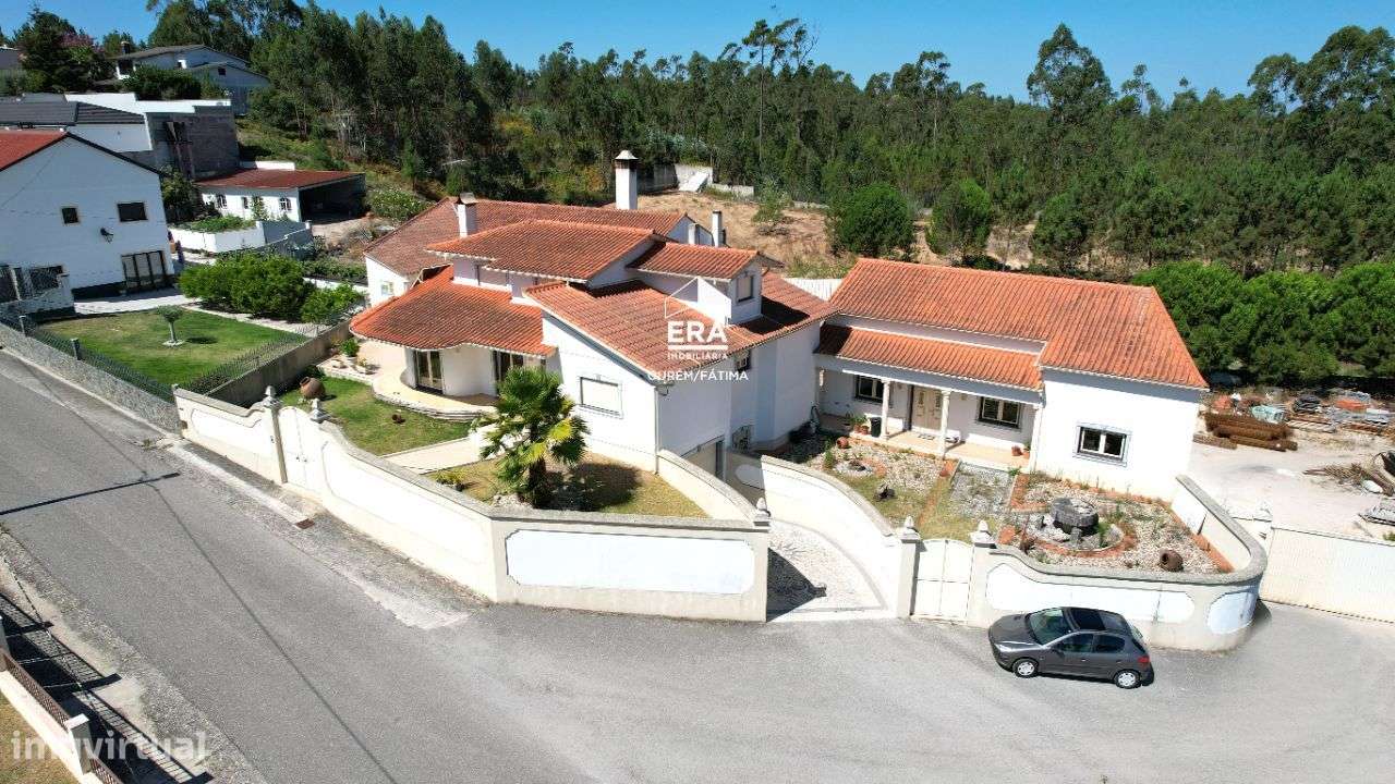 Moradia T4 na Gondemaria, Ourém! - Grande imagem: 4/38