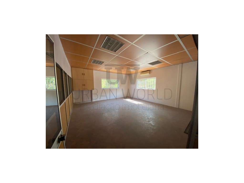 Armazém Industrial, Venda do Pinheiro, Mafra, 591 m2 - Grande imagem: 3/4