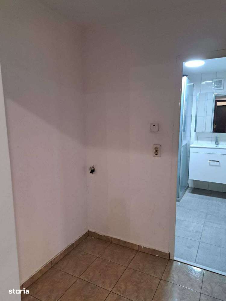 Apartament de vanzare 2 camere , Micro 16 , parter , 53.000 euro neg.-10