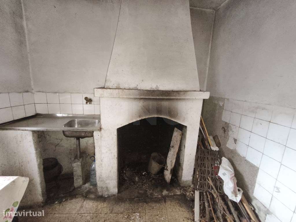 Moradia com vistas para a Serra da Estrela. Fantástica oportunidade!-13