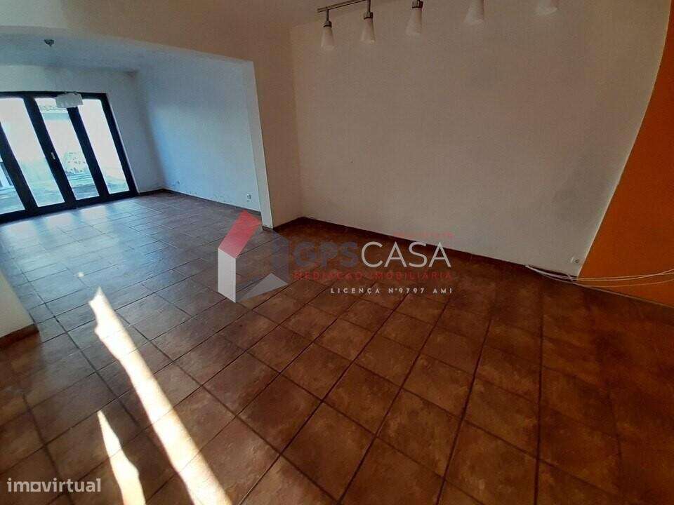 Moradia T3 em banda – Oportunidade! Apresente a sua proposta até dia 3 - Grande imagem: 4/11