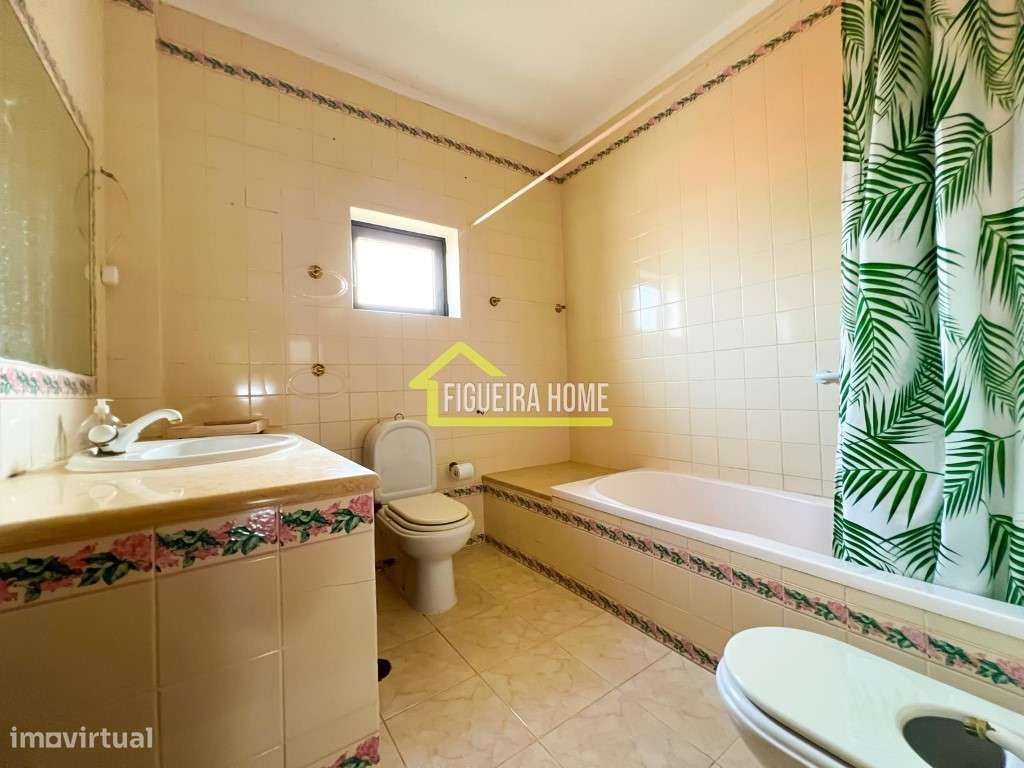 Andar de moradia com 4 quartos, garagem e anexo-18