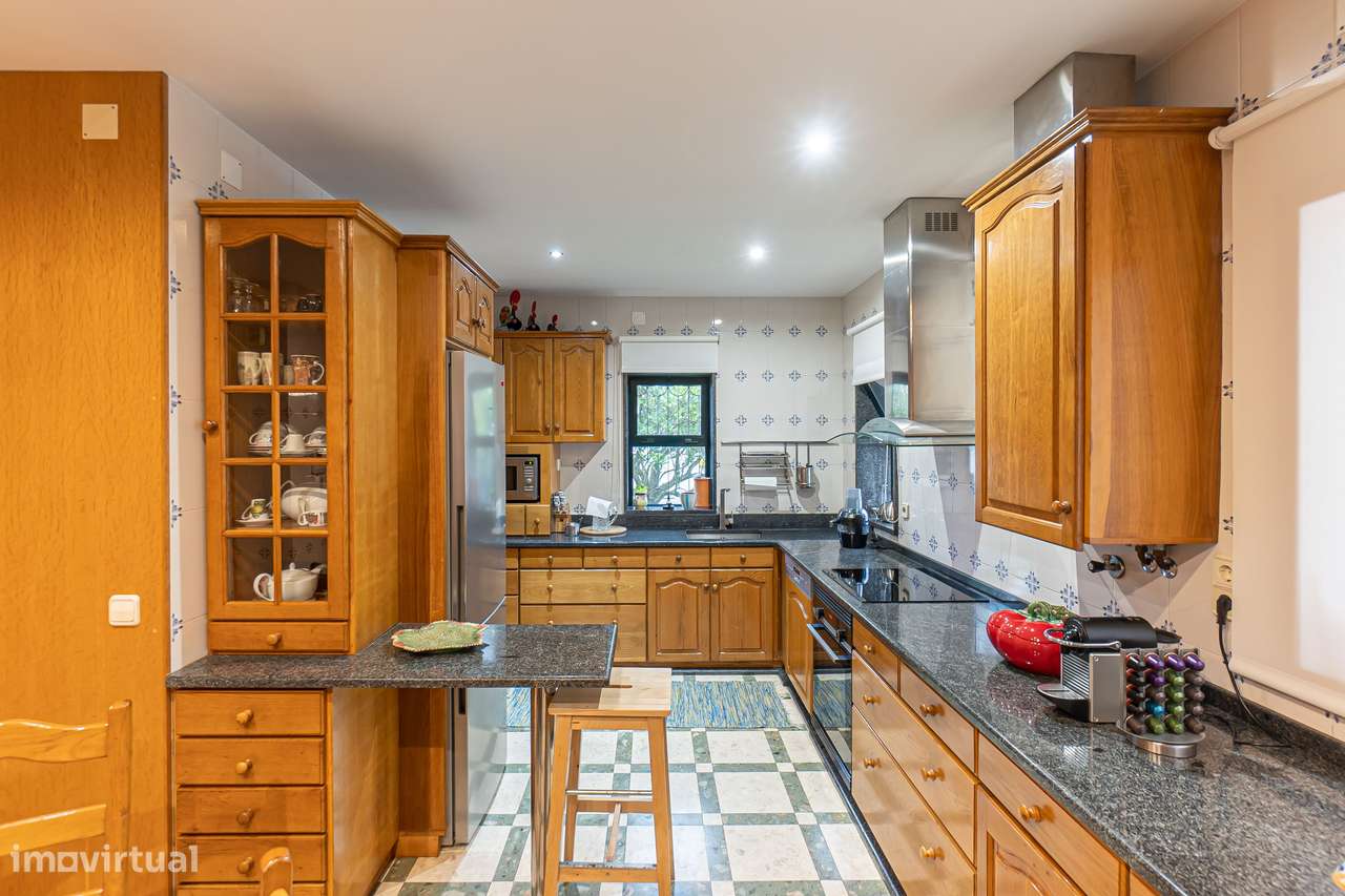 Moradia T3+1 Renovada com Vista Mar em Esmoriz-8