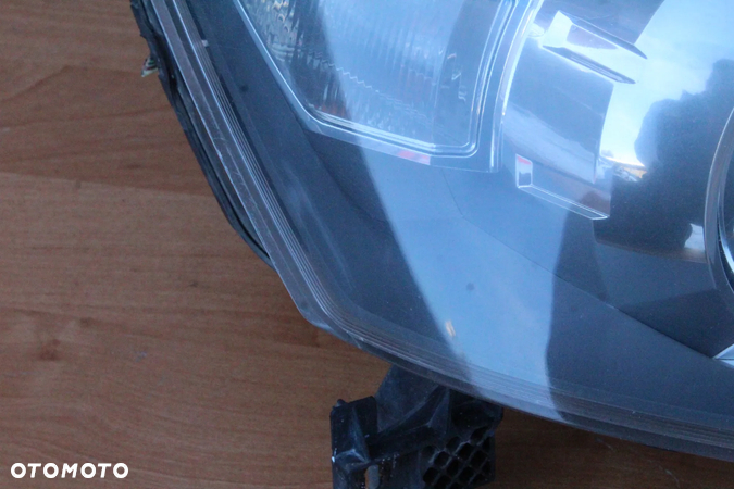 LAMPA PRAWY PRZÓD PRAWA PRZEDNIA BI-XENON OPEL ZAFIRA B EUROPA BARDZO ŁADNA 0301214282 13252471 - 5