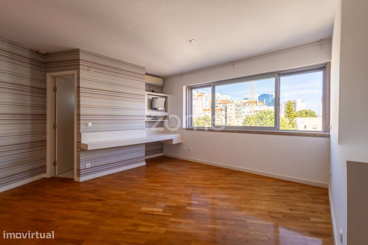 T1 Charmoso Próximo às Amoreiras com Estacionamento-19