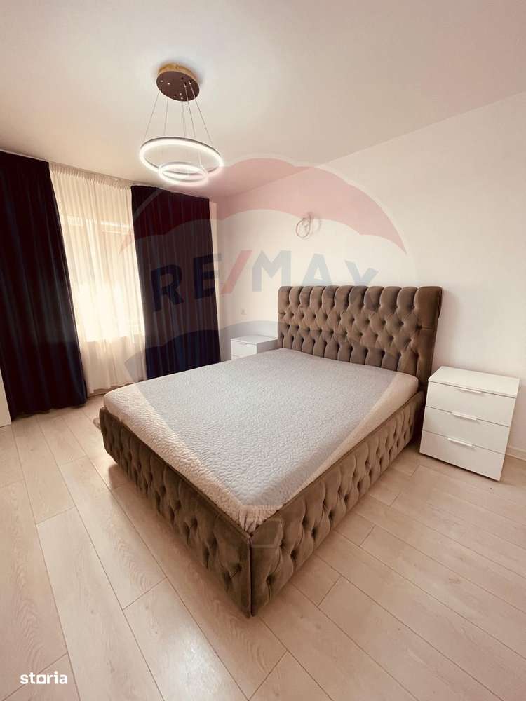 Casă / Vilă cu 4 camere de vânzare în zona Calea Calarasilor - Imagine principală: 5/10