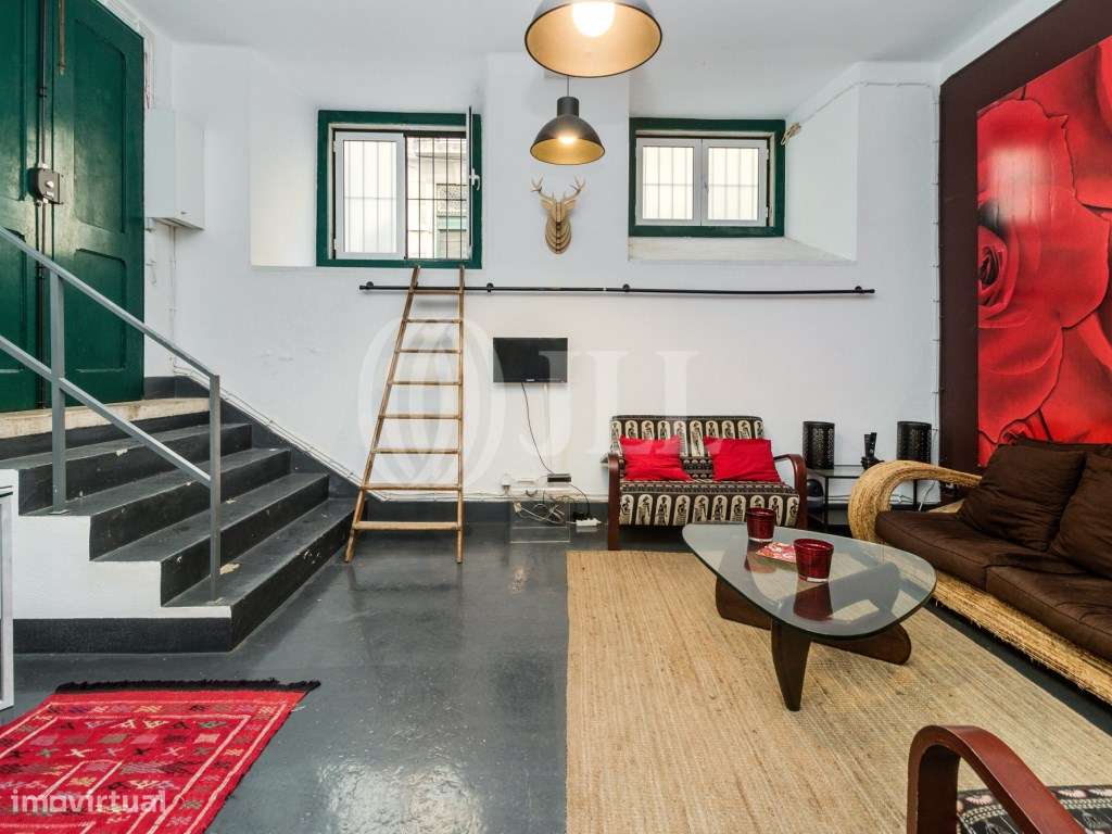 Loft T0+1 com afetação comercial, na Sé, em Lisboa - Grande imagem: 3/21