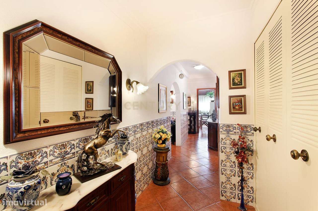 Apartamento T2 na Tapada das Mercês - Grande imagem: 3/19