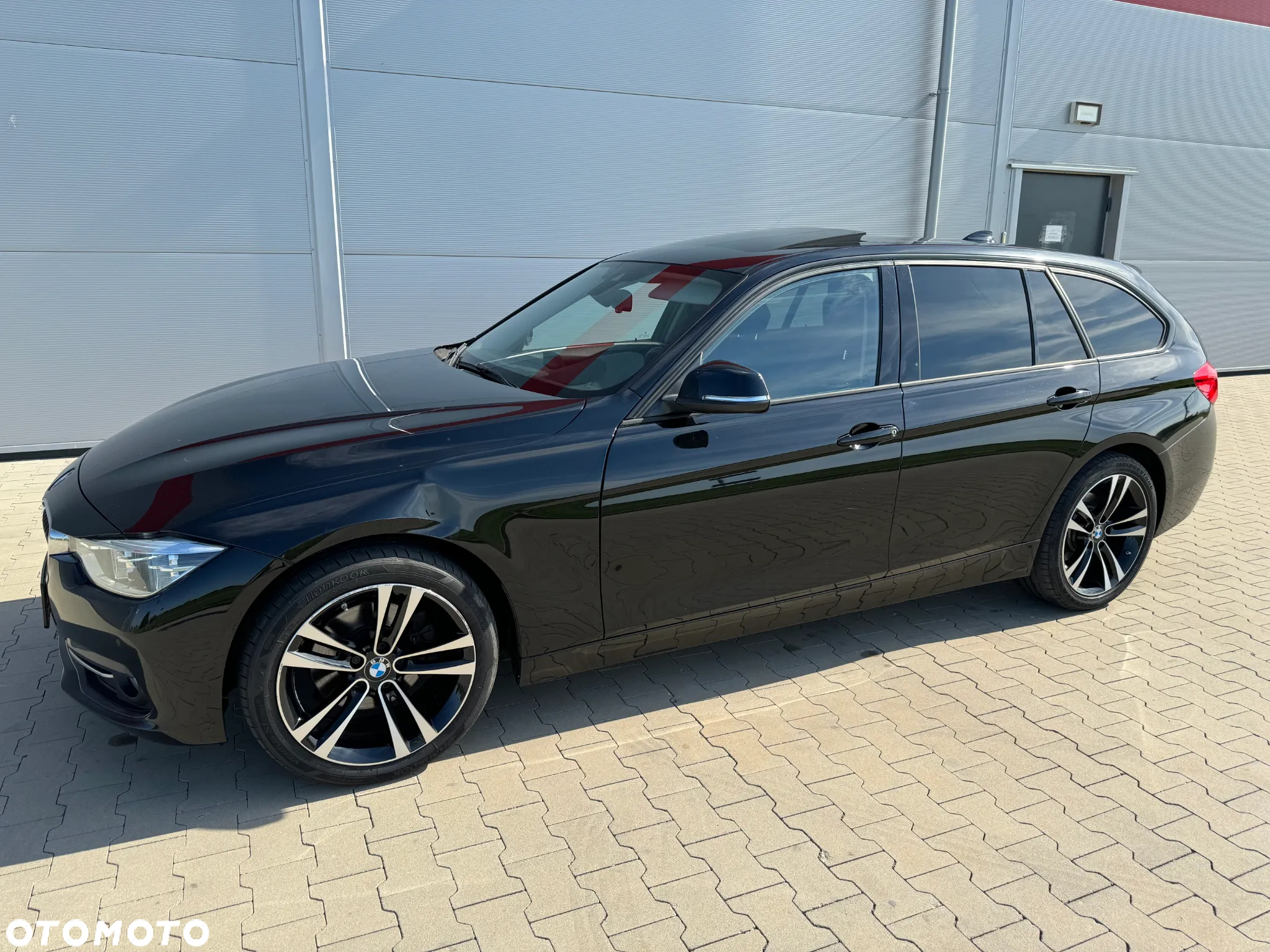 BMW Seria 3 320d Touring Sport Line - 28