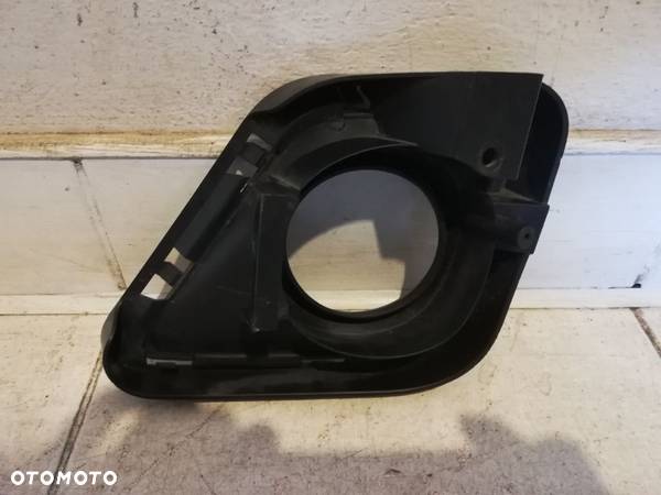 Toyota Ractis  Verso kratka na halogen - 3