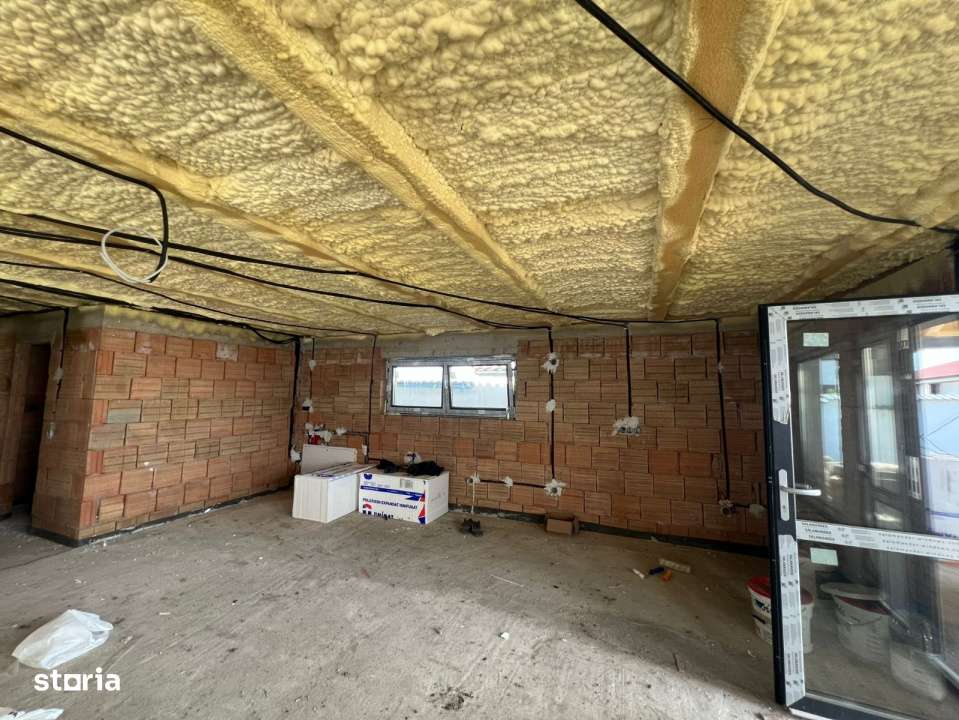 Casa individuala cu 4 camere 2 bai si terasa in Sura Mica-12