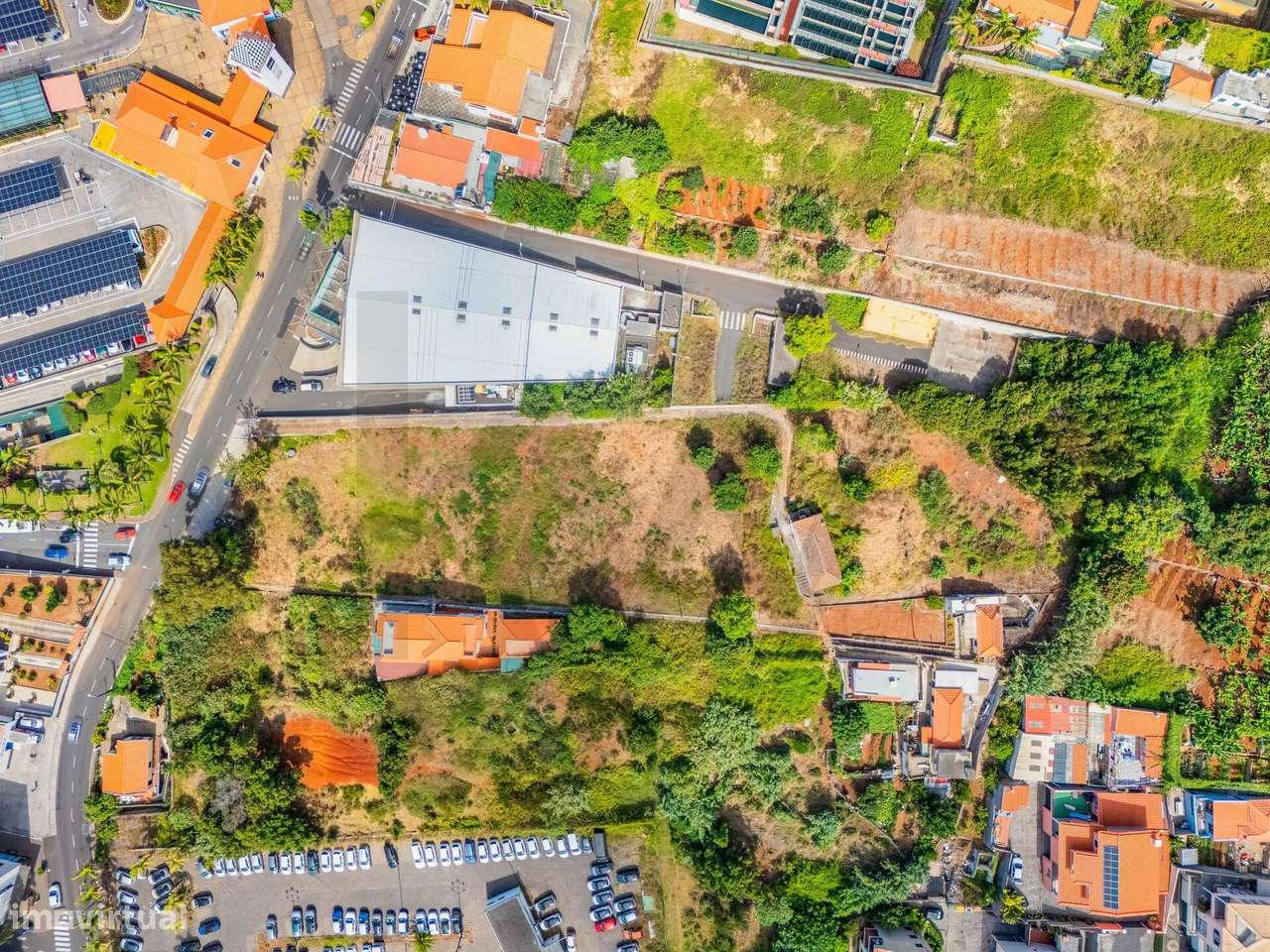 Terreno Industrial de 5070m2 no Funchal - Grande imagem: 4/27