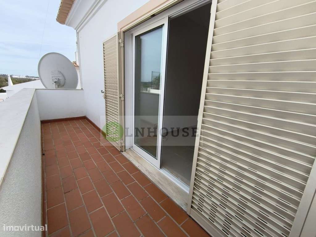 Moradia T4 com piscina e garagem - Castro Marim-34