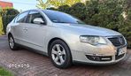 Volkswagen Passat 2.0 TDI Comfortline DSG - 2