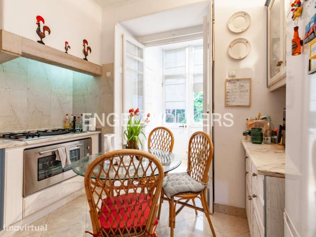 T4 com excelente luminosidade na Avenida Almirante Reis - Grande imagem: 4/25