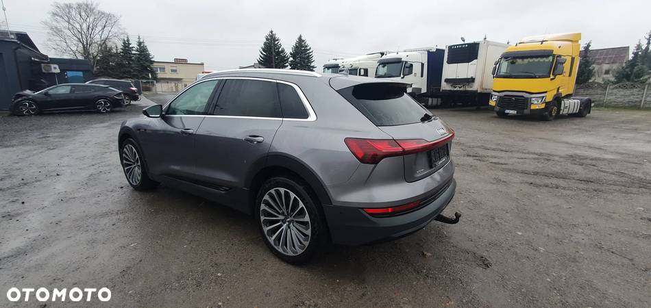 Audi e-tron 50 quattro S line - 9