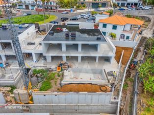 Moradia Geminada de Luxo T4 com Piscina e Vista Mar | Arco da Calheta, - Grande imagem: 4/52