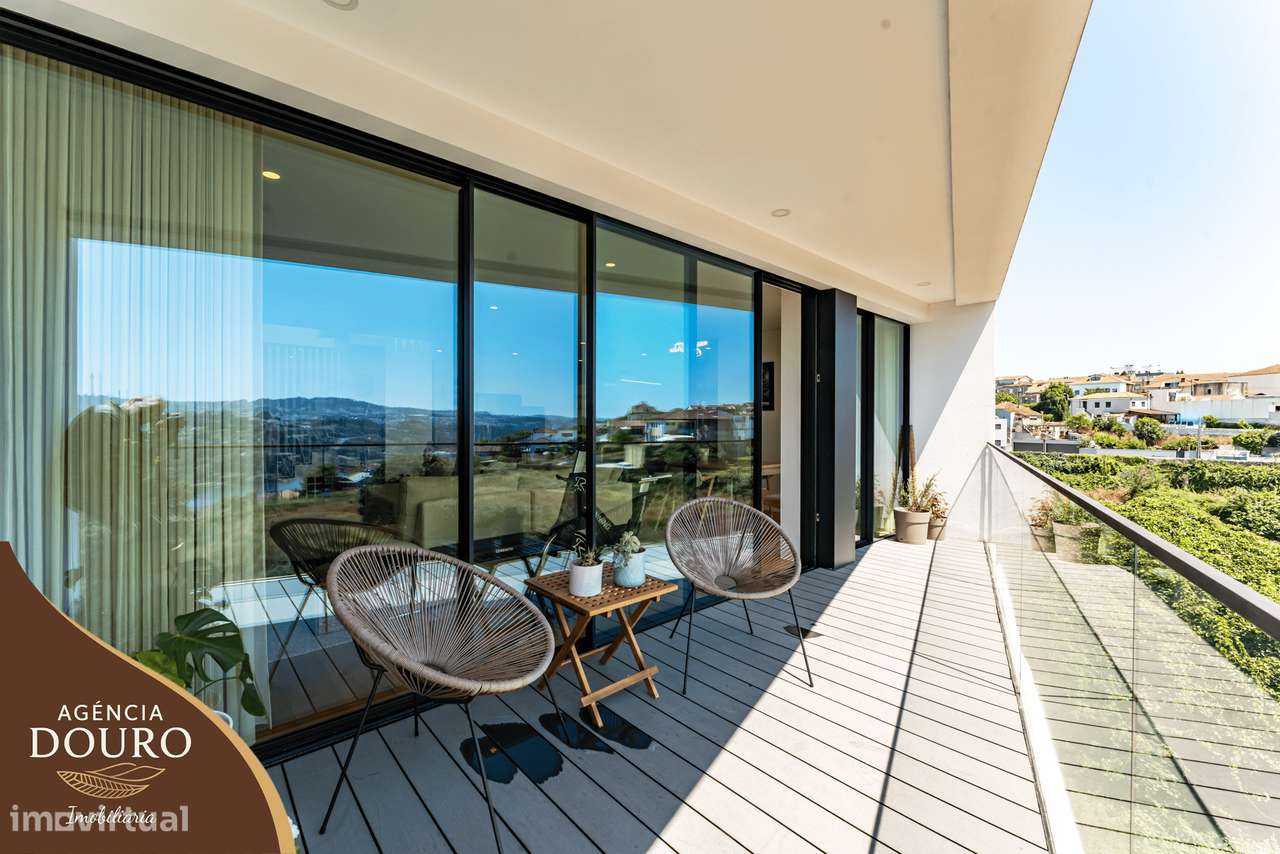 Apartamento T3 com varanda e terraço em Valbom, Porto-5