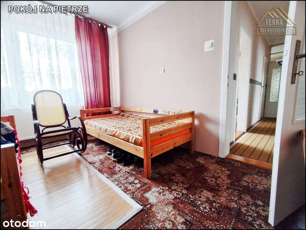 Funkcjonalny dom w dobrej lokalizacji-9