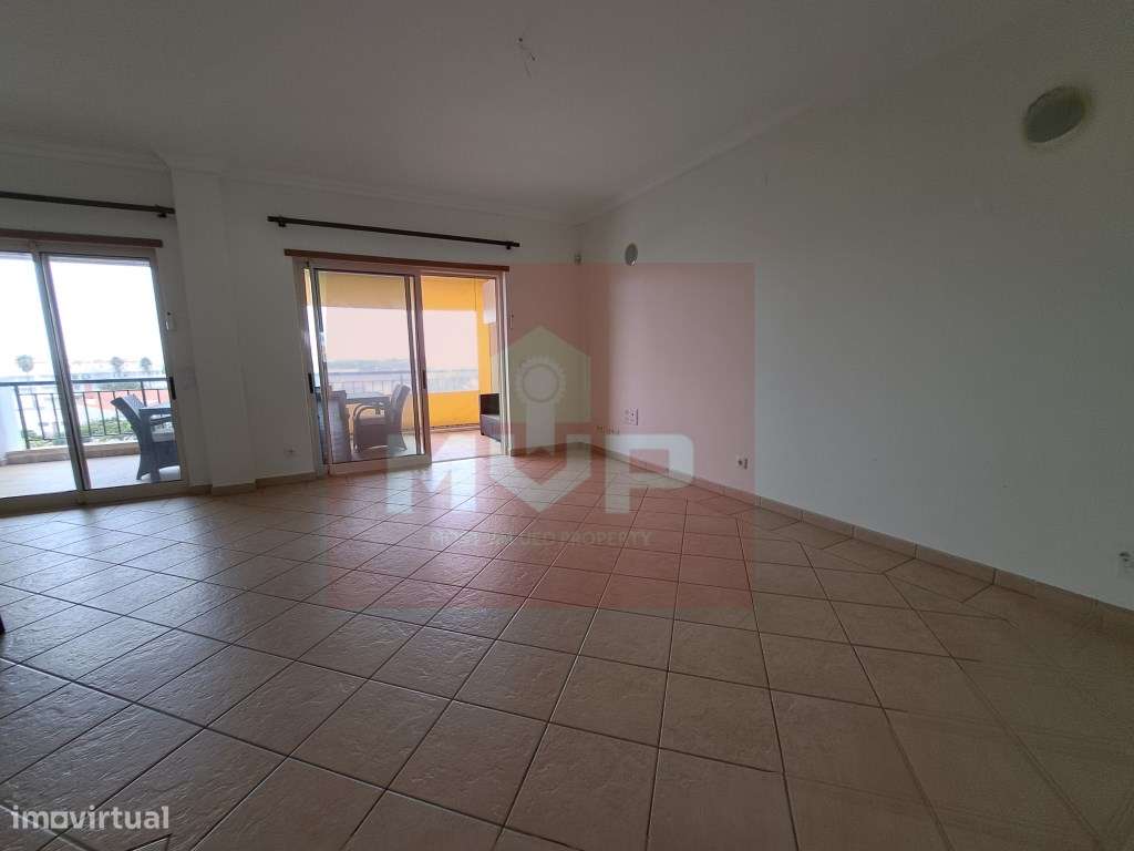 T3 na Guia com piscina comum e estacionamento-7