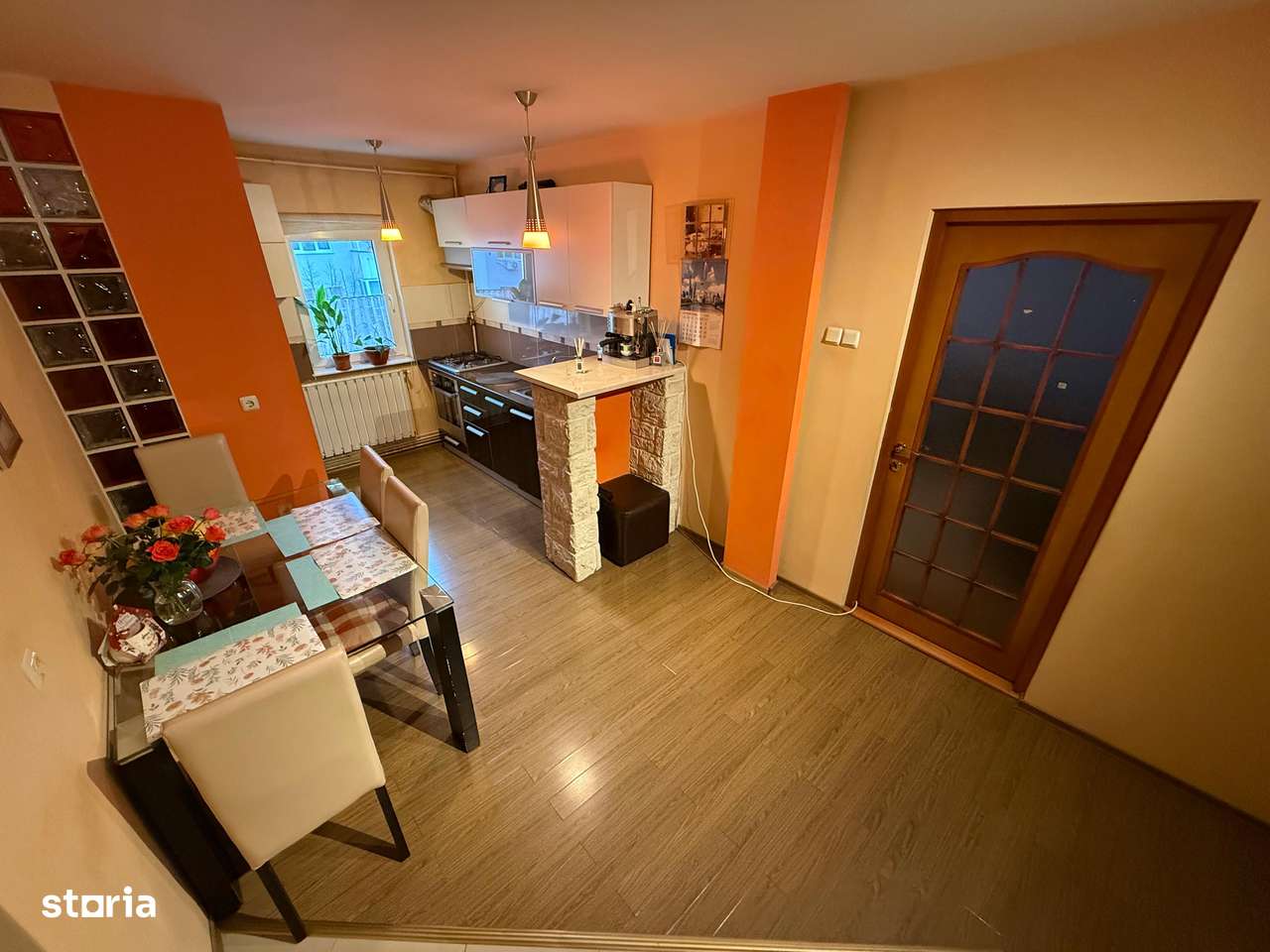 Central, str. Moldovei - Ap. 4 camere, et. III, decomandat - Imagine principală: 3/8