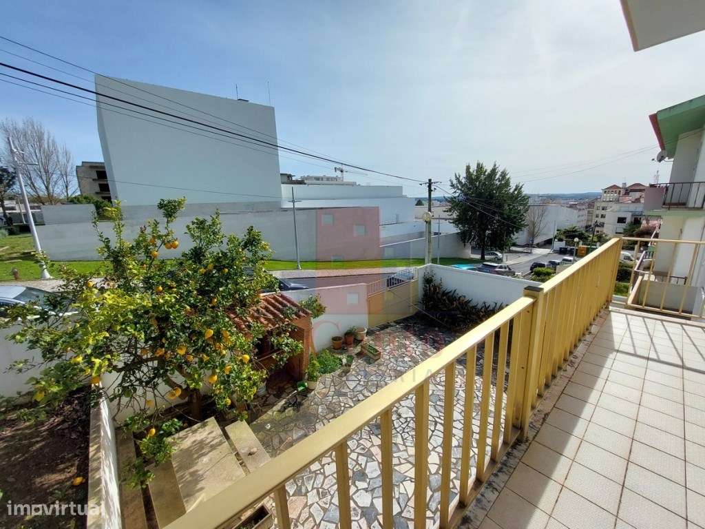 Prédio com 7 apartamentos no centro de Caldas da Rainha-37