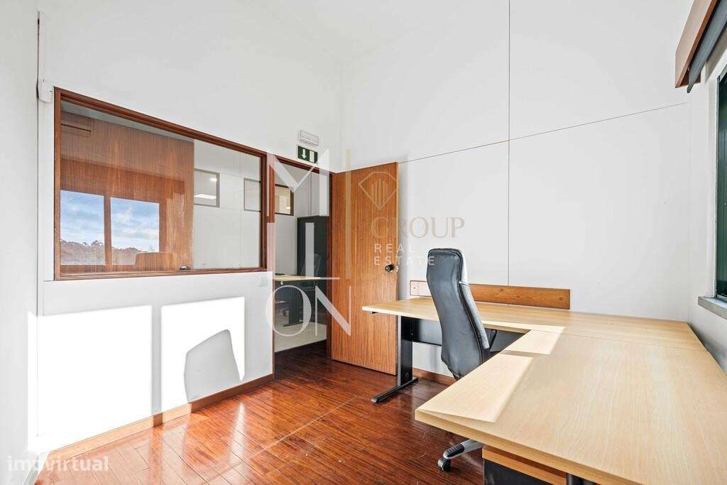 Oportunidade de Investimento Industrial - lote 7.290 m2 com 1.595 m2 d-45