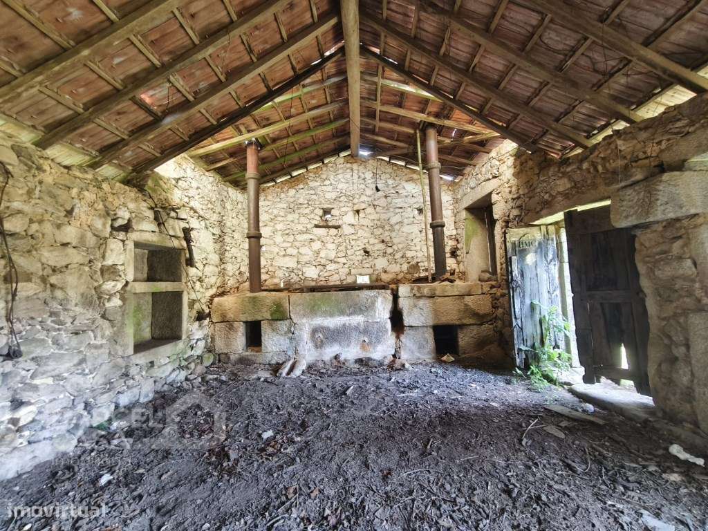Moradia para Restauro em Feitos, Barcelos - O Refúgio Perfeito com ...-15