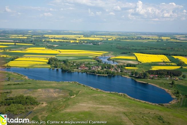 Działka nad jeziorem Czarne