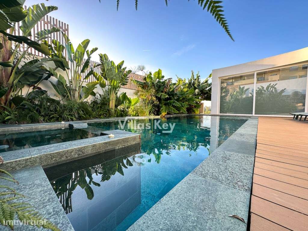 Moradia Contemporanea Com Piscina E Perto Da Praia Para Venda Em Lagos
