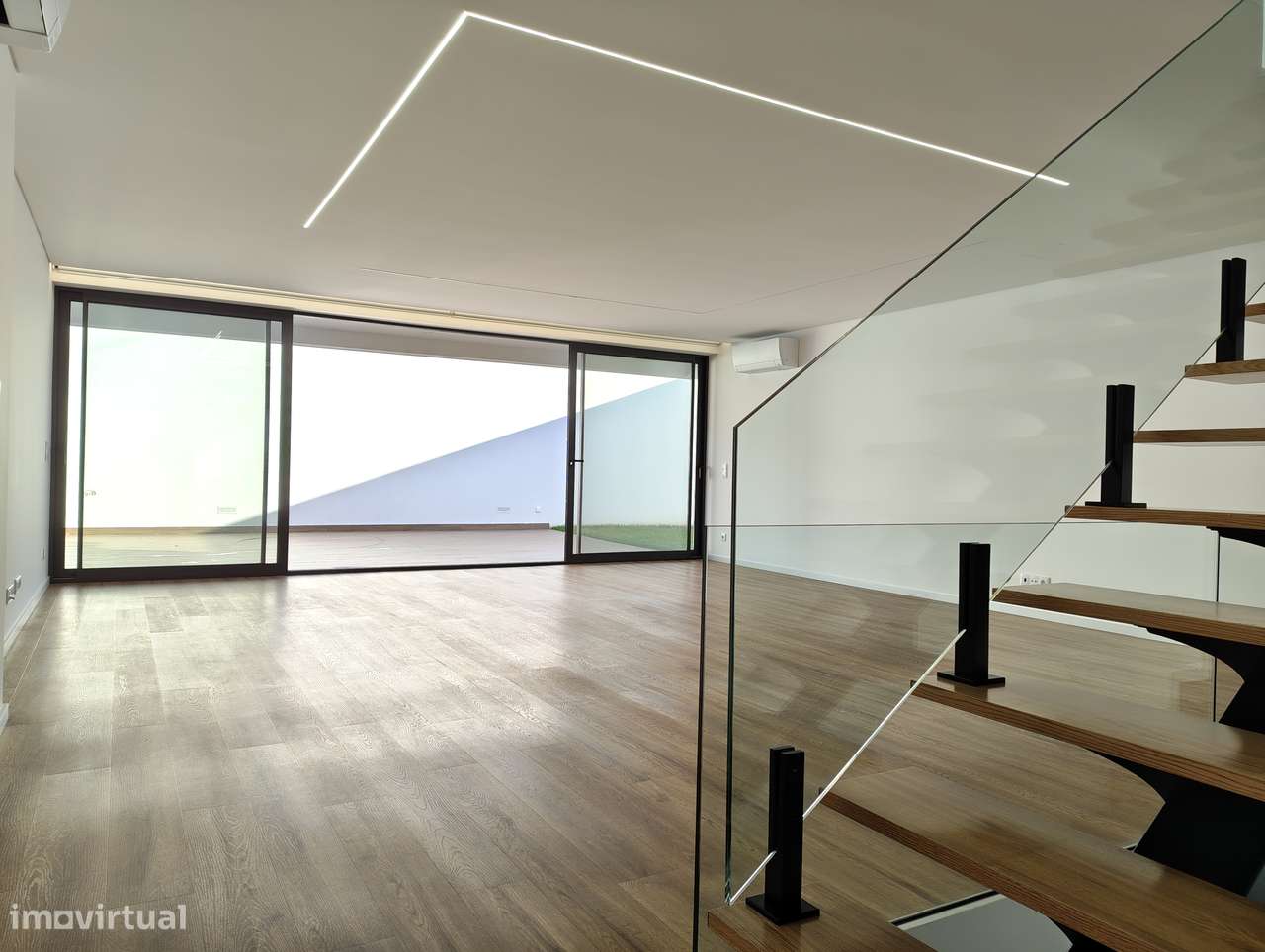 MORADIA de LUXO - PRONTA HABITAR - PRAIA SALGUEIROS - CANIDELO-15