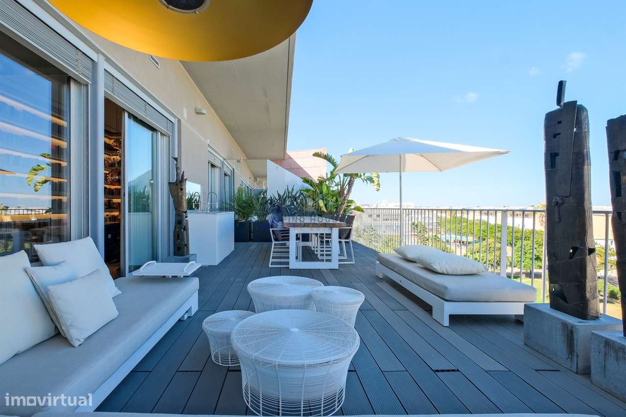 Penthouse T3 com terraço e 3 lugares de garagem na Alameda dos Oceanos-15