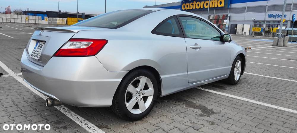 Honda Civic 1.8 LX Coupe - 14