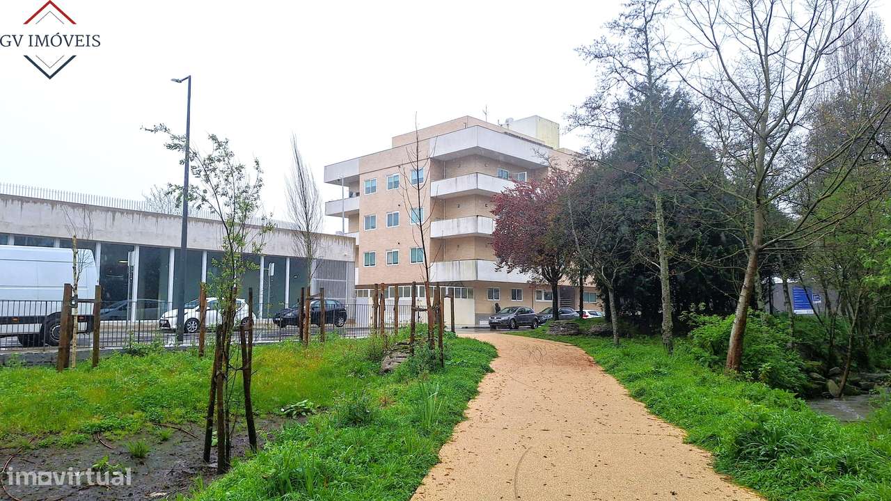 Excelente T1+1  Rua John Whitehead-28