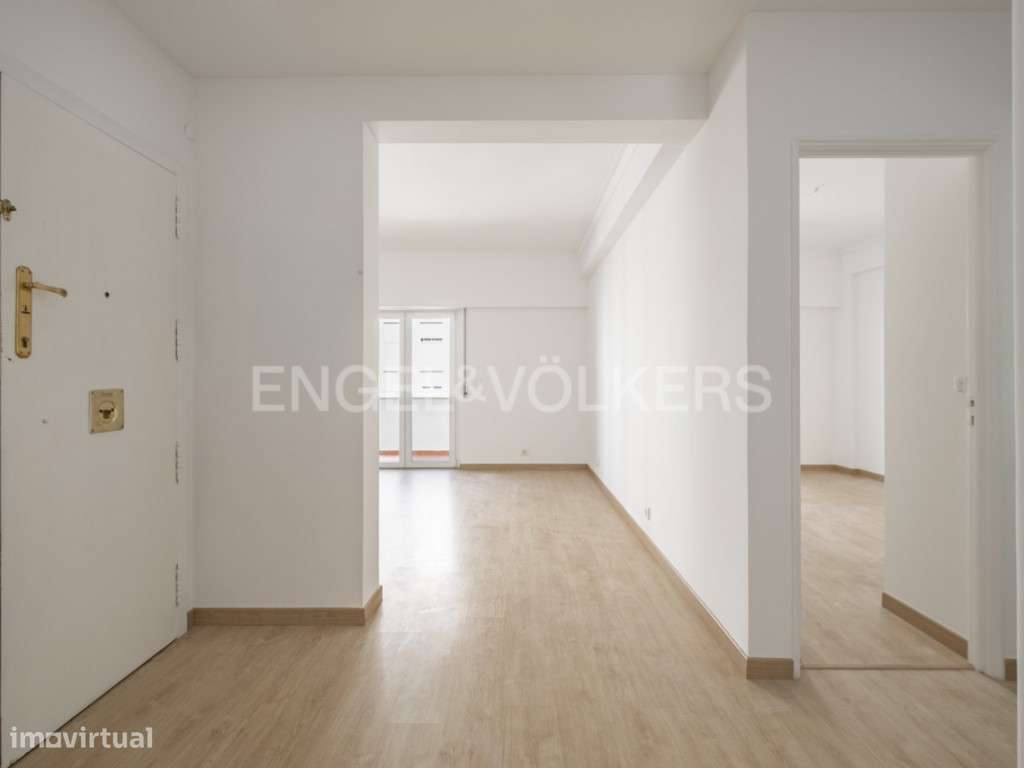 Luminoso T3 remodelado com varandas em Póvoa de Santo Adrião - Grande imagem: 4/25